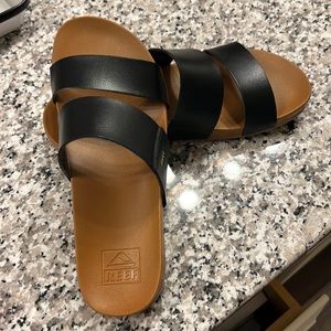 REEF Cushion Vista Slides